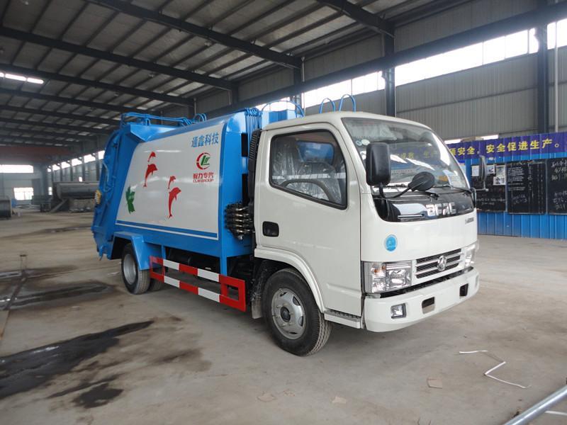 東風(fēng)5方后裝式壓縮垃圾車