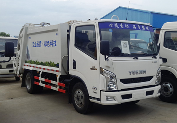 躍進(jìn)壓縮垃圾車