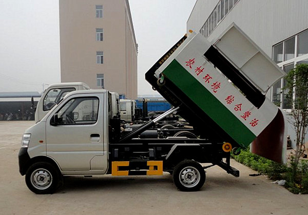 東風(fēng)俊風(fēng)3方勾臂垃圾車