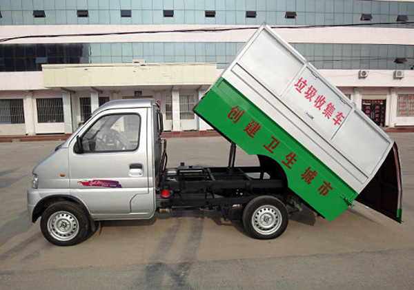 （4方汽油）東風(fēng)俊風(fēng)密封自卸垃圾車(chē)