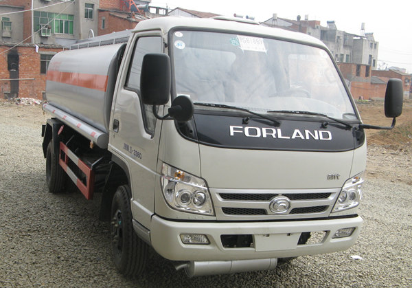 （藍(lán)牌）福田時(shí)代油罐車