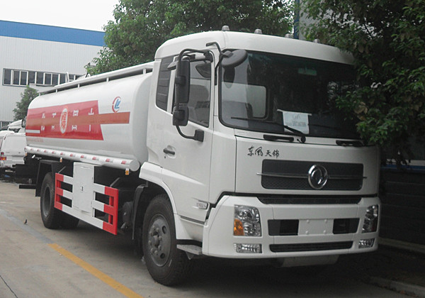 （17方）東風(fēng)天錦運(yùn)油車
