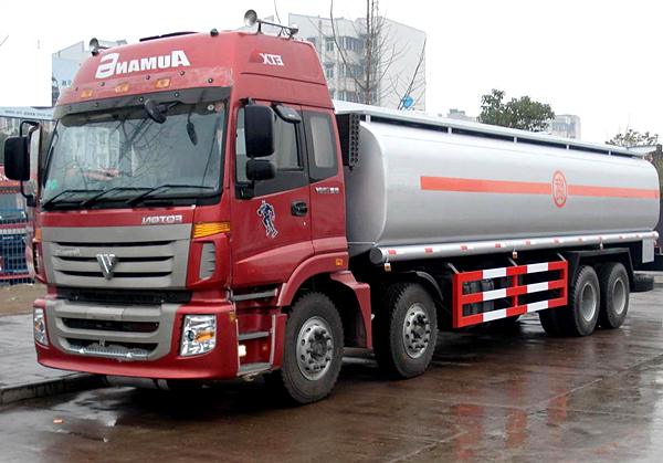 （35方）福田歐曼大型運(yùn)油車