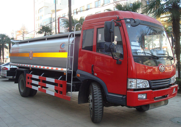 （17方）解放J5加油車
