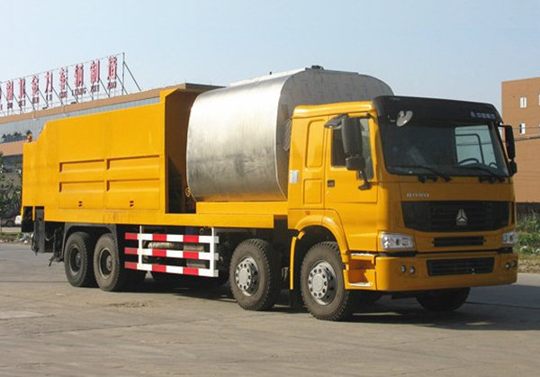 （8.5方）重汽大型同步碎石封層車