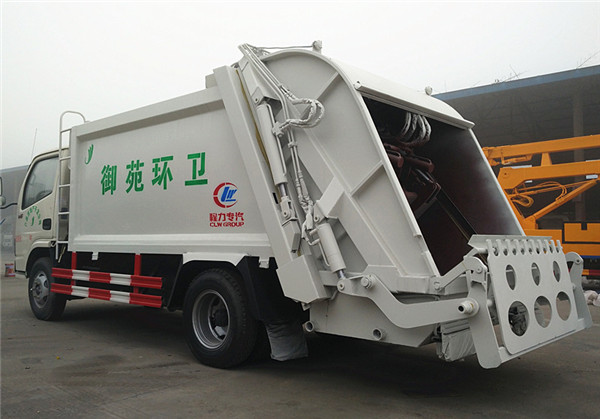 東風多利卡壓縮式垃圾車