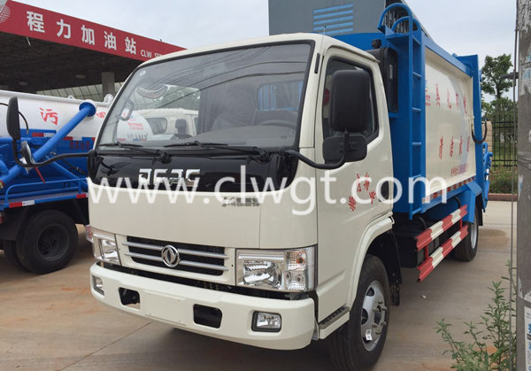 振才物業(yè)定購(gòu)的東風(fēng)小多利卡壓縮式垃圾車