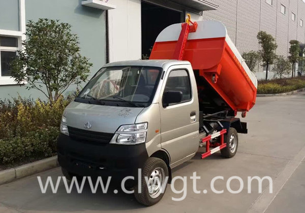 橘紅舞動(dòng)—長(zhǎng)安國(guó)五3方勾臂式垃圾車