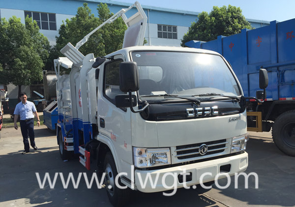 東風(fēng)側(cè)裝壓縮式垃圾車