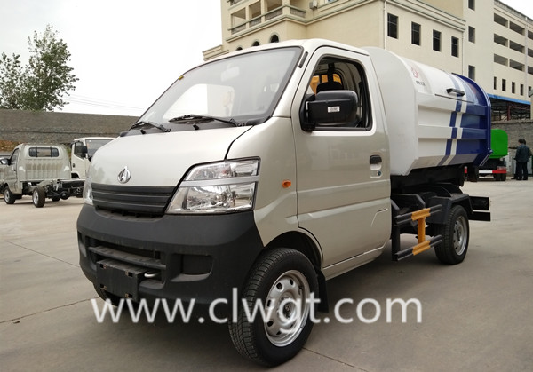 物業(yè)小區(qū)專(zhuān)用勾臂式垃圾車(chē)