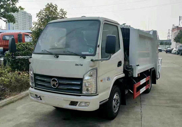 國五藍(lán)牌凱馬壓縮式垃圾車