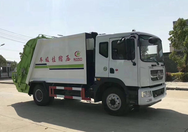 10方東風(fēng)D9壓縮式垃圾車(chē)