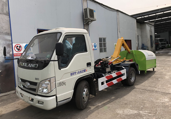 福田3方勾臂式垃圾車(chē)