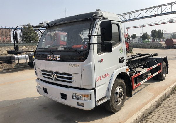東風(fēng)大多利卡8方勾臂式垃圾車