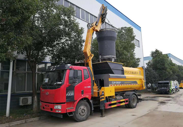 新型吊裝式垃圾車+深埋垃圾桶