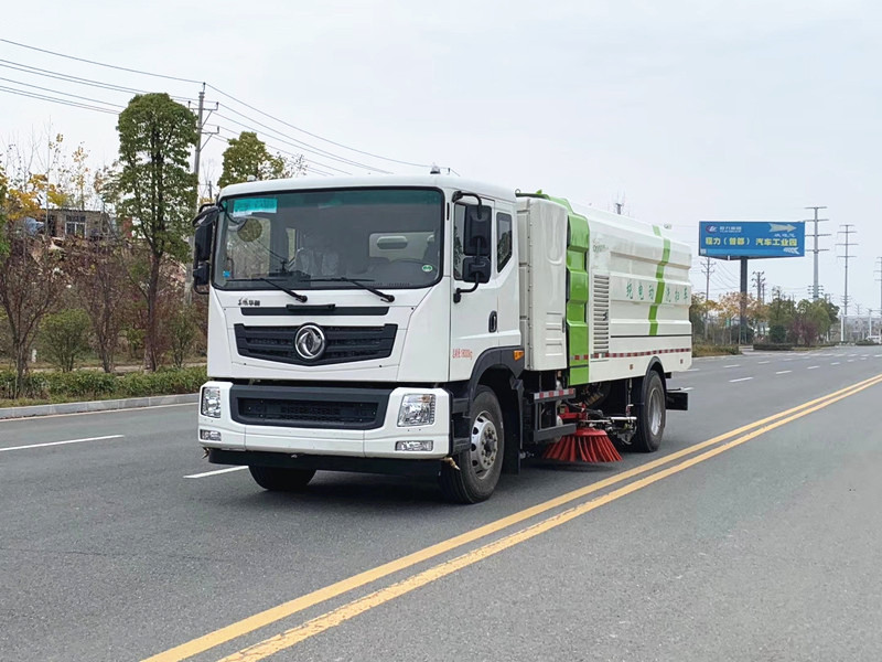 東風(fēng)D9純電動(dòng)洗掃車