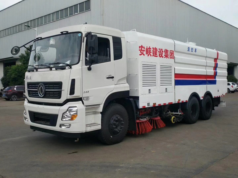 東風(fēng)天龍后雙橋洗掃車