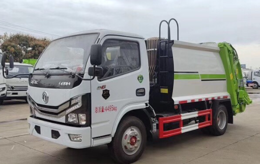 小型壓縮垃圾車多少錢？小型8方垃圾壓縮機(jī)